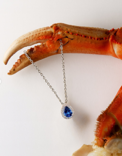 Joaillier à Nice : une élégance intemporelle en saphir et or 18 carats